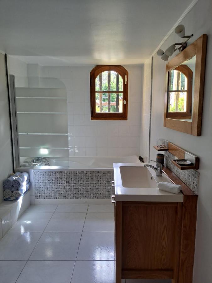 Rez De Jardin Villa Presqu'Ile De Giens 耶尔 外观 照片